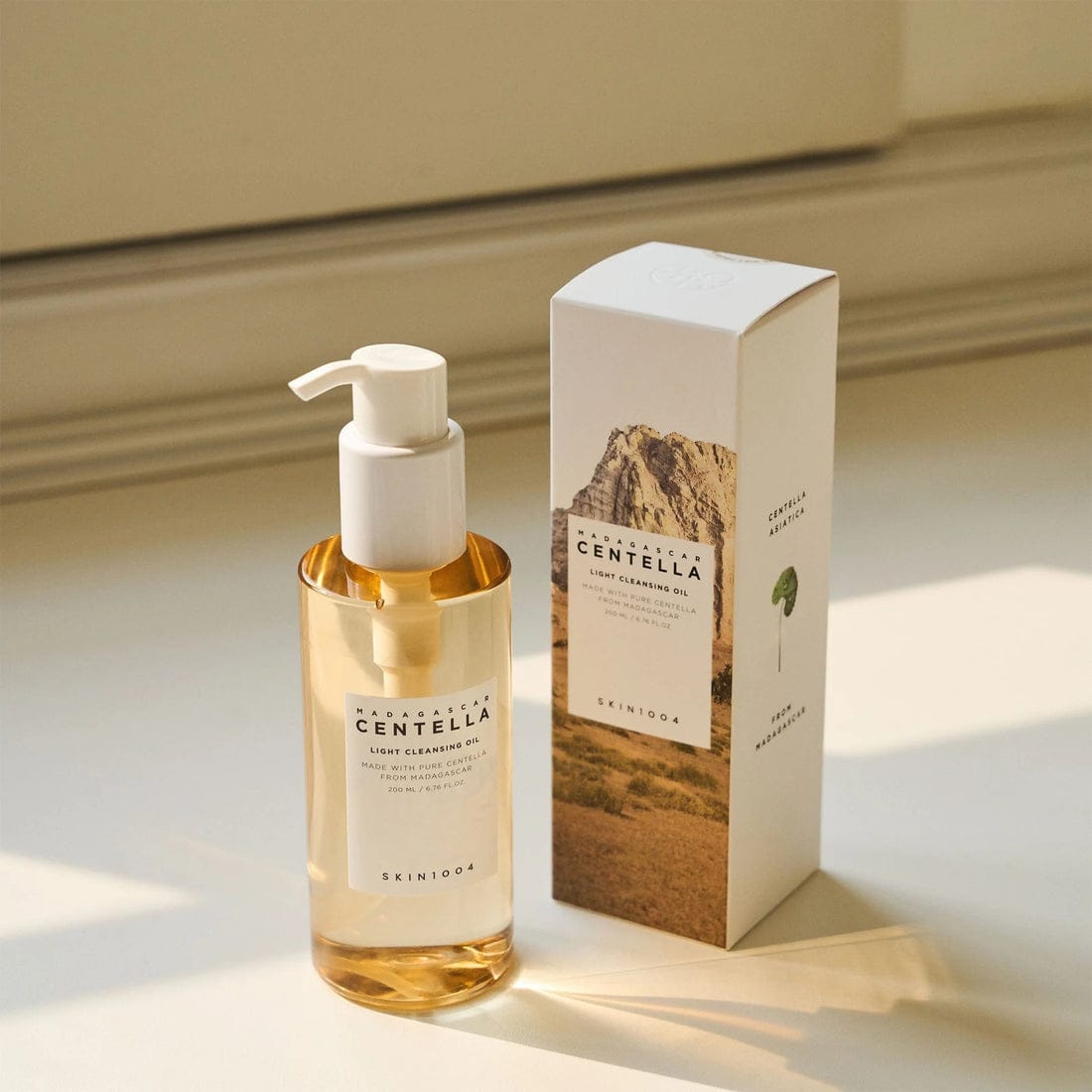 1004 ,ADAGASCAR CENTELLA LIGHT CLEANSING OIL (200ml)